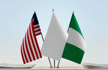 Liberya Nijerya ve beyaz bayraklar belgelerle ayakta