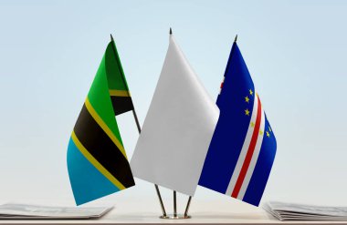 Tanzanya, Cape Verde ve evraklarla birlikte beyaz bayrak
