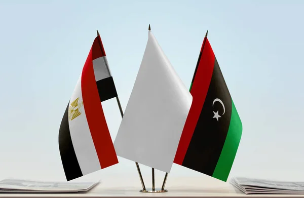 Египет Ливия Белые Флаги Стенде Бумагами — стоковое фото