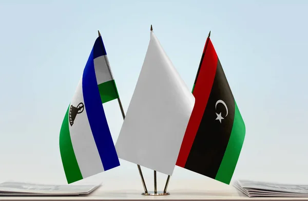 Лесото Ливия Белые Флаги Стенде Бумагами — стоковое фото