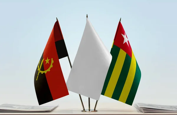 Angola Togo Och Vita Flaggor Monter Med Papper — Stockfoto