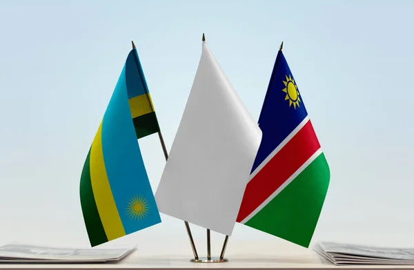 Rwanda Namibia Och Vit Flagga Monter Med Papper — Stockfoto