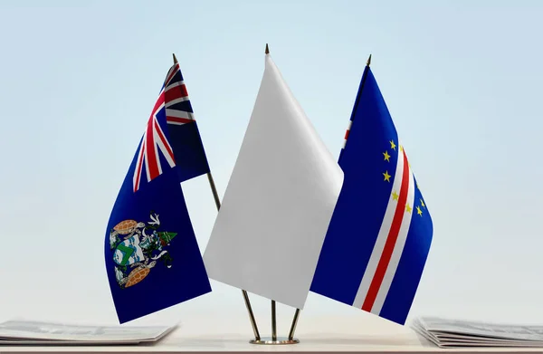 Tristan Cunha Cabo Verde Banderas Blancas Stand Con Papeles — Foto de Stock