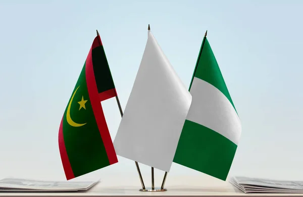 Μαυριτανία Νιγηρία Και Λευκές Σημαίες Στάση Χαρτιά — Φωτογραφία Αρχείου