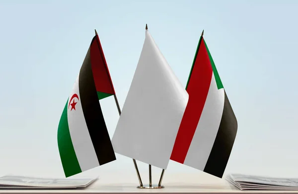 Sadr Судан Белый Флаг Трибуне Бумагами — стоковое фото