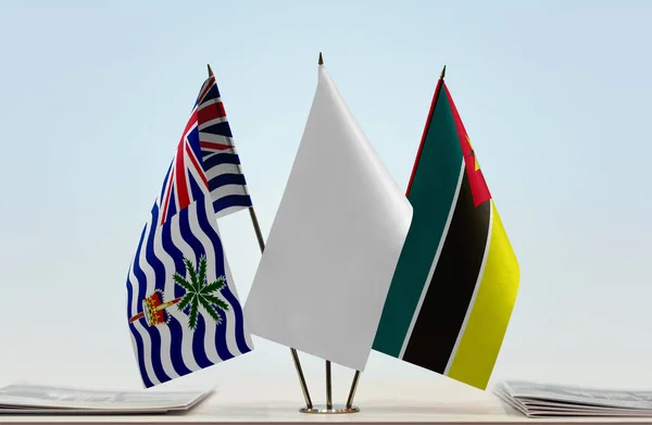 Territorio Británico Del Océano Índico Mozambique Banderas Blancas Stand Con — Foto de Stock