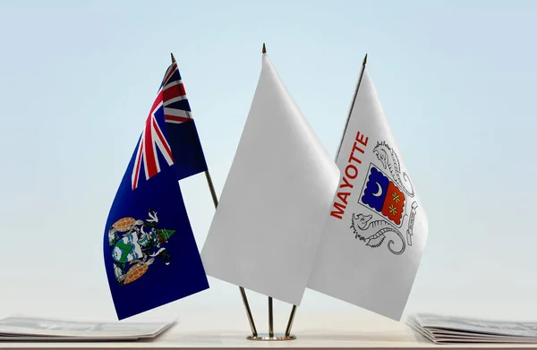 Tristan Cunha Mayotte Banderas Blancas Stand Con Papeles — Foto de Stock