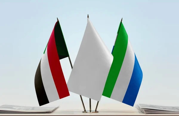 Судан Сьерра Леоне Белый Флаг Трибуне Бумагами — стоковое фото