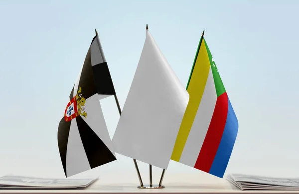 Ceuta Comores Drapeaux Blancs Sur Stand Avec Des Journaux Sur — Photo