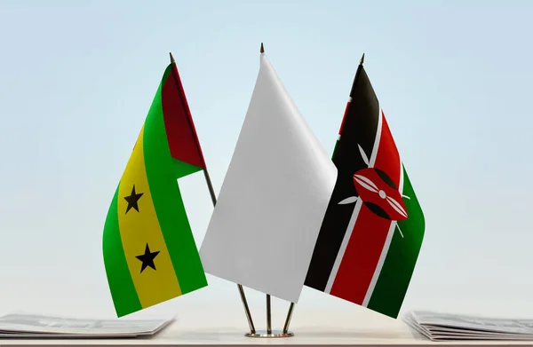 Stp Kenia Bandera Blanca Stand Con Papeles —  Fotos de Stock