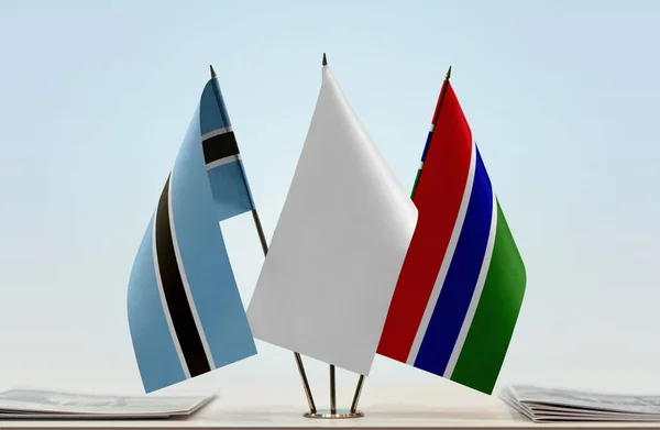 Botswana Gambia Bandiere Bianche Stand Con Carte — Foto Stock