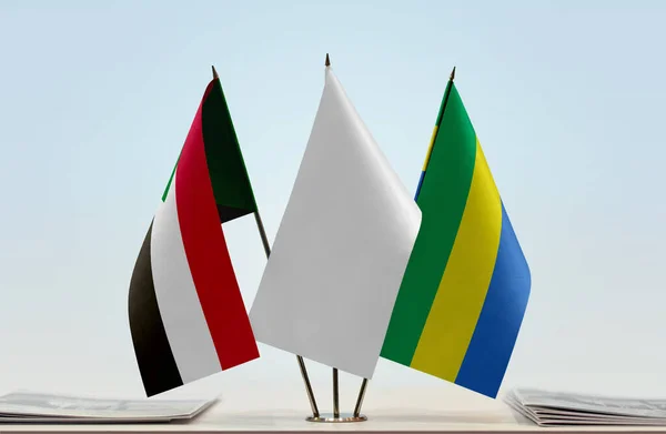 Судан Габон Белый Флаг Трибуне Бумагами — стоковое фото