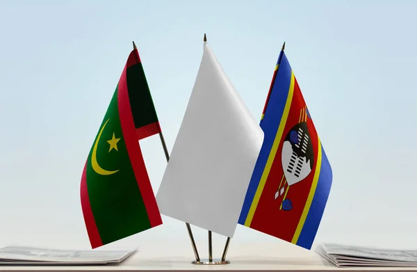 Mauretanien Swaziland Och Vita Flaggor Monter Med Papper — Stockfoto