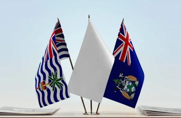 Brit Indiai Óceáni Terület Ascension Island Fehér Zászlók Standon Papírokkal — Stock Fotó