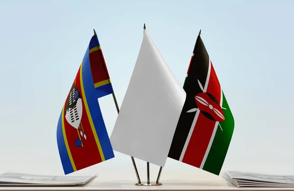 Swazilandia Kenia Bandera Blanca Stand Con Papeles — Foto de Stock