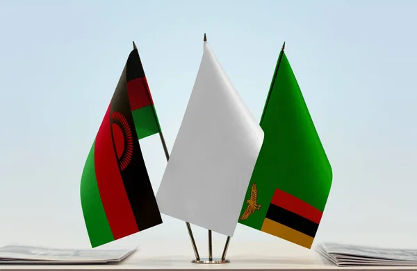 Zambia Och Vita Flaggor Monter Med Papper — Stockfoto