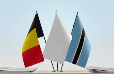 Botswana belgelerle ayakta duruyor