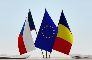 CR Chad ve eu bayrağı tezgahta.