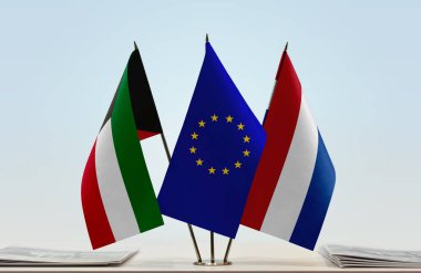 Kuveyt Hollanda ve eu bayrağı kağıtları hazırladı