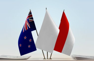 Yeni Zelanda, Endonezya ve evraklarla birlikte beyaz bayraklar  