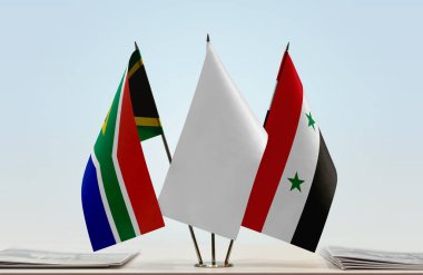 Güney Afrika Cumhuriyeti, gazetelerle birlikte bayrak salladı  