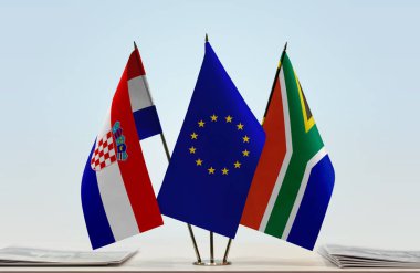 Hırvatistan RSA ve eu bayrağı kağıtlarla birlikte hazır bekliyor