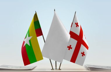 Myanmar Gürcistan ve beyaz bayraklar evraklarla ayakta
