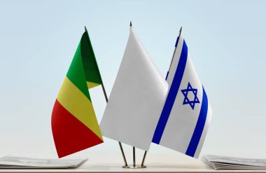 İsrail, Kongo Cumhuriyeti ve evraklarla birlikte beyaz bayraklar