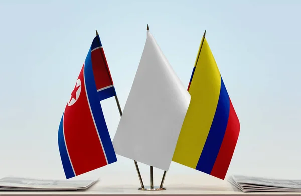 Coreia Norte Bandeiras Colômbia Stand Com Papéis — Fotografia de Stock
