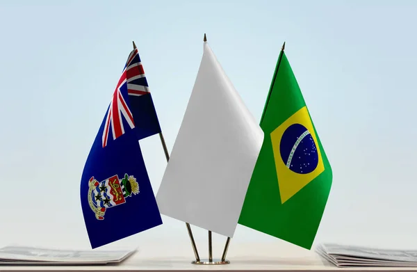 Kajmanské Ostrovy Brazílie Bílé Vlajky Stojanu Papíry — Stock fotografie