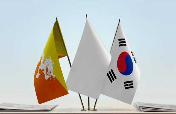 Butan Güney Kore Evraklarla Birlikte Beyaz Bayraklar — Stok fotoğraf
