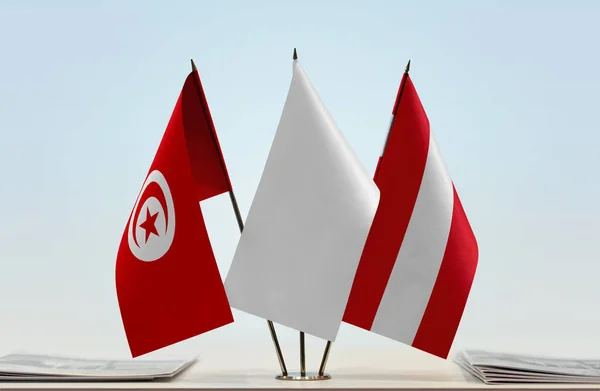 Austria Túnez Banderas Blancas Stand Con Papeles — Foto de Stock