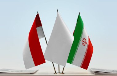 Endonezya, İran ve beyaz bayraklar masada gazeteler