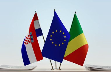 Hırvatistan ROC ve eu bayrağı kağıtlarla birlikte hazır bekliyor