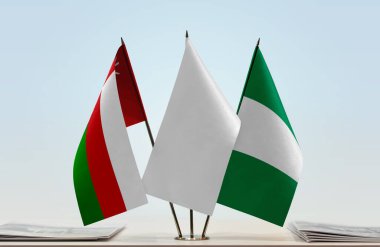 Nijerya ve Umman kağıtları hazırlıyor. 