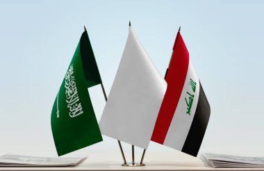 Irak, Suudi Arabistan ve evraklarla birlikte beyaz bayraklar   