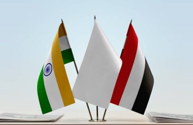 Hindistan, Yemen ve beyaz bayraklar masada gazetelerle
