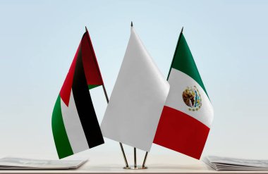 Ürdün Meksika bayrakları kağıtlarla ayakta