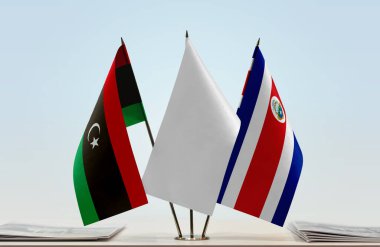 Libya Kosta Rika ve beyaz bayraklar belgelerle ayakta  