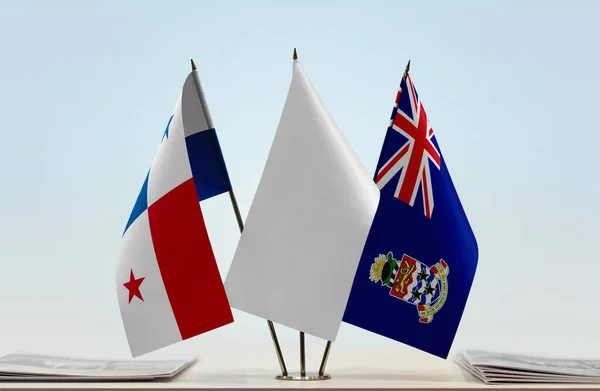巴拿马 开曼群岛和白旗站在那里 上面有文件 — 图库照片