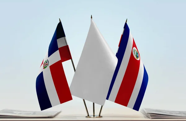 República Dominicana Banderas Blancas Stand Con Papeles — Foto de Stock