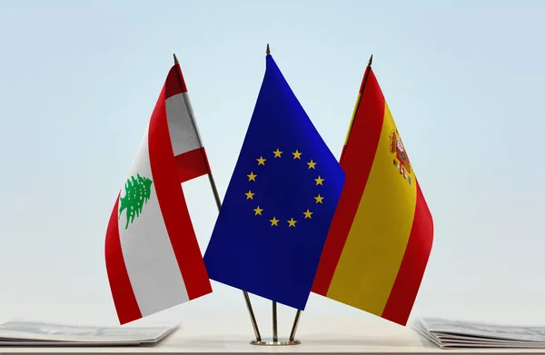 Líbano España Bandera Stand Con Papeles —  Fotos de Stock
