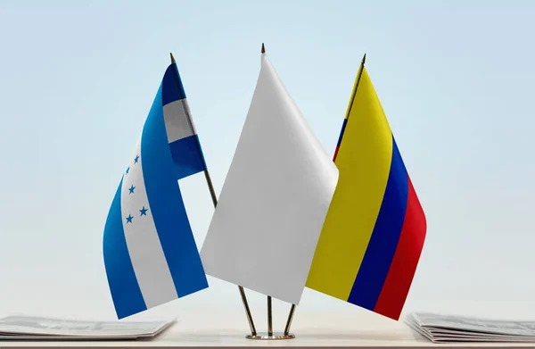 Honduras Bandeiras Brancas Stand Com Papéis — Fotografia de Stock