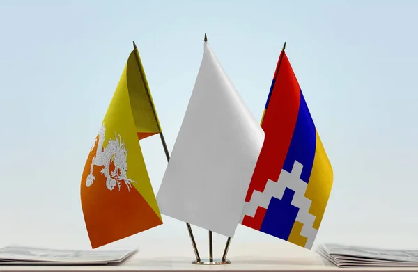 Bhutan Nagorno Karabach Witte Vlaggen Standaard Met Papieren — Stockfoto