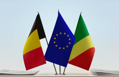 Belçika Kongo Cumhuriyeti belgelerle ayakta duruyor  