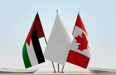 Jordan Canada belgelerle ayakta duruyor