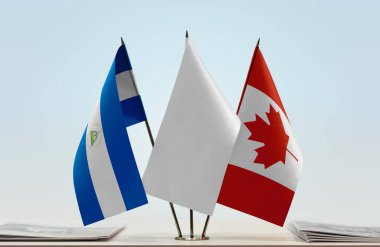 Nikaragua Kanada belgelerle ayakta duruyor