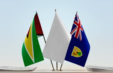 Guyana Antigua ve beyaz bayraklar kağıtlarla ayakta 