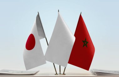 Fas ve Japonya belgelerle ayakta duruyor   