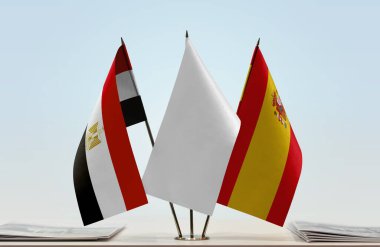 Mısır İspanya 'nın bayrakları tezgahta